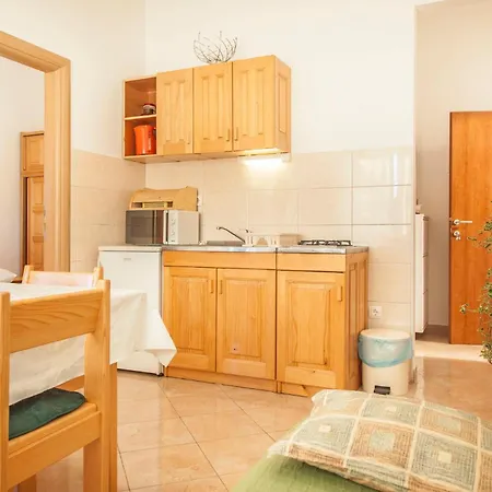 아파트 One-bedroom In 스리마